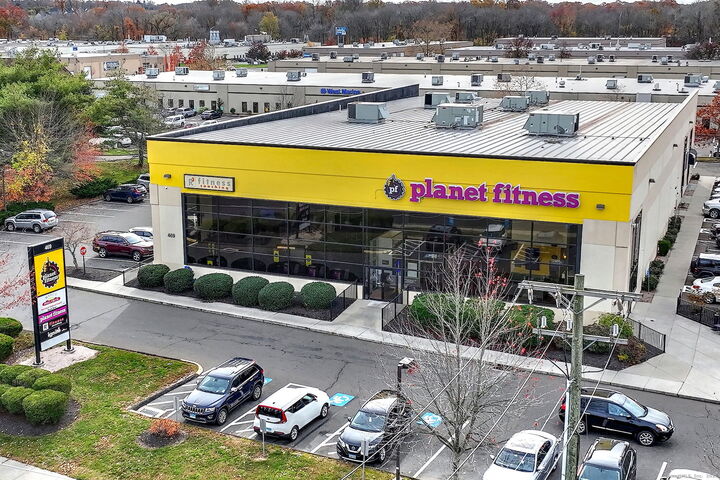 469 East Main Street  Branford CT 06405 photo