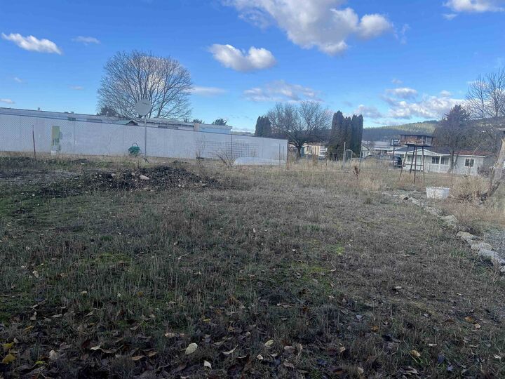 Property Photo: 18316 E Bridgeport Ave WA 99216