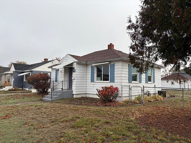 2704 N Crestline St  Spokane WA 99207 photo