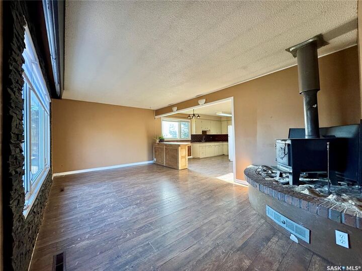 Property Photo: 103 Cottonwood Crescent SK S0A 0M0