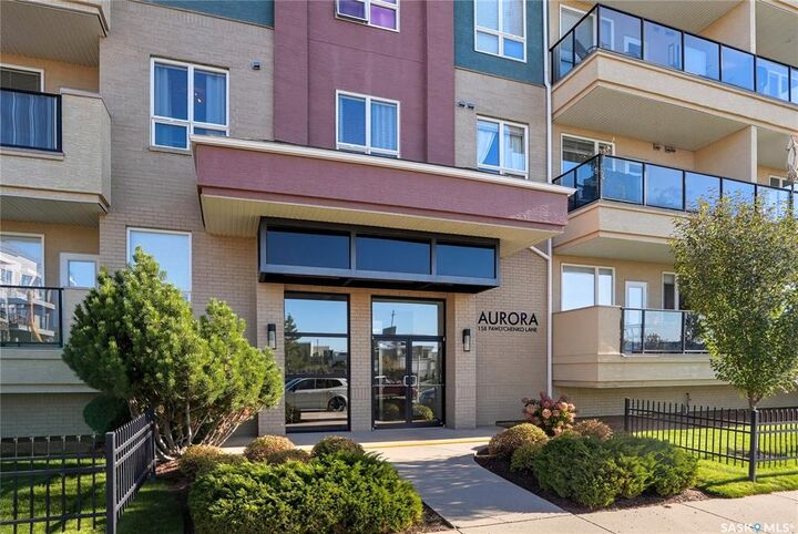 Property Photo:  158 Pawlychenko Lane 201  SK S7V 0C3 