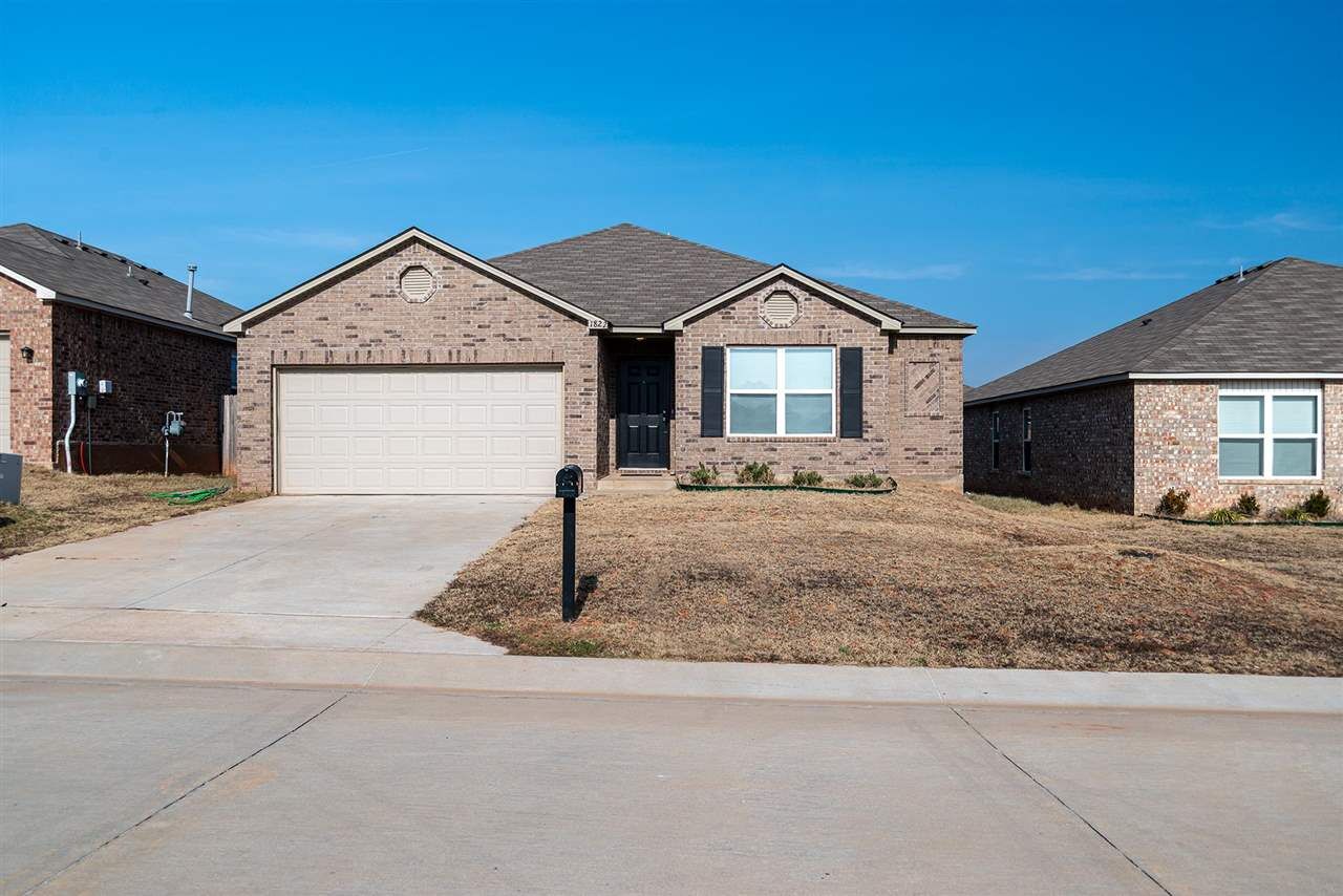 Property Photo: 1822 E Brooke Avenue OK 74075