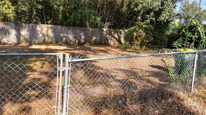 Property Photo:  110 E Derenne Avenue  GA 31405 