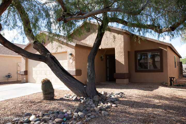Property Photo: 5984 S Nantac Rim Drive AZ 85706