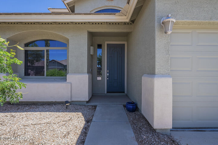 Property Photo: 18174 E Via Jardin AZ 85118