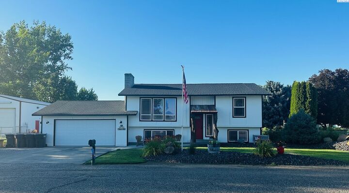 Property Photo:  8715 Bell St  WA 99301 