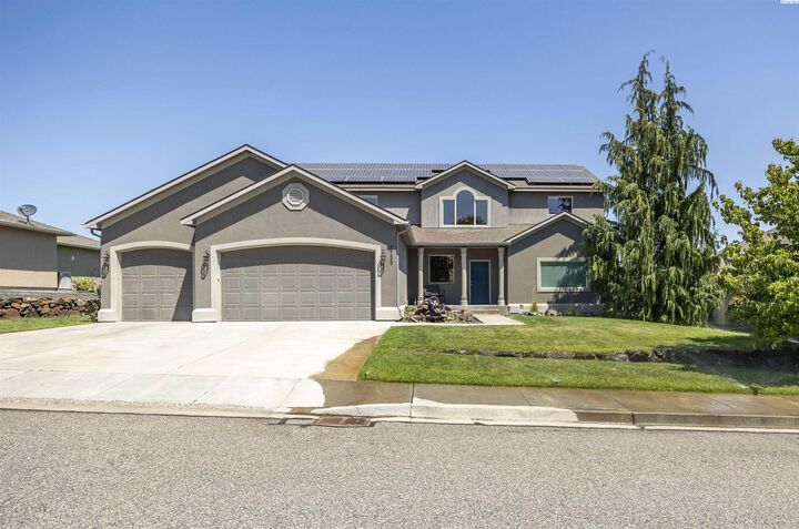 Property Photo:  2730 Sawgrass Loop  WA 99354 