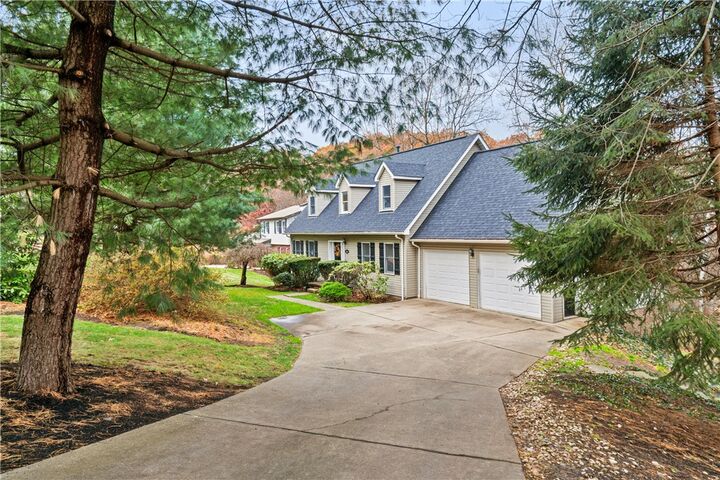 Property Photo: 2014 Reis Run Rd PA 15237