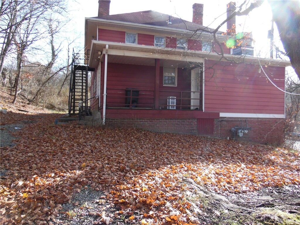 Property Photo:  565 Benjamin St  PA 15084 