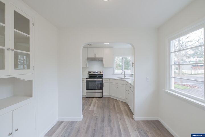 Property Photo:  1690 Trade St SE  OR 97301 