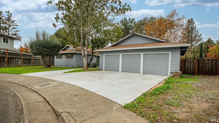 Property Photo:  7 Portola Court  CA 95409 