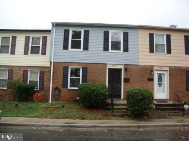 Property Photo: 2802 Wood Hollow Place MD 20744