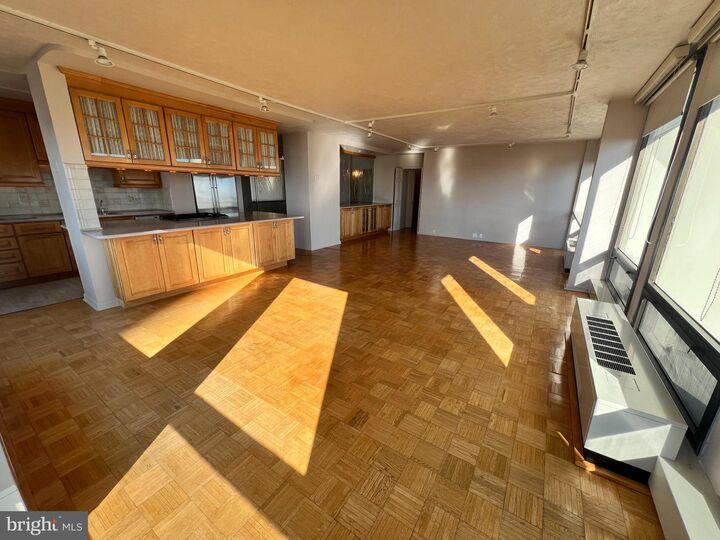 Property Photo: 200 Locust Street 12gn PA 19106