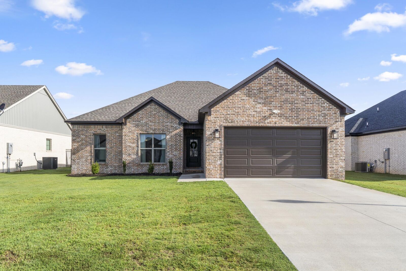 Property Photo: 5 Morning Sun Cove AR 72058