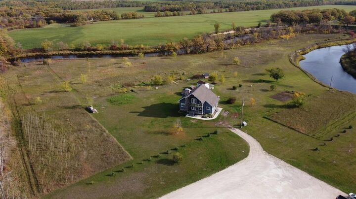 Property Photo:  29003 11 Road North  MB R0A 1P0 