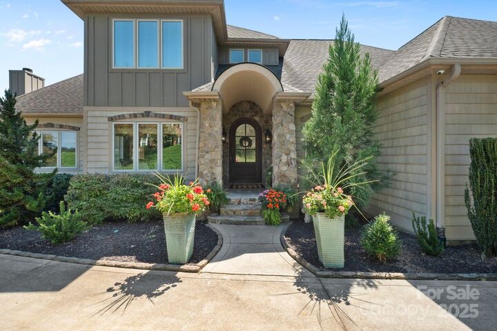 Property Photo: 271 44th Avenue Circle NW NC 28601