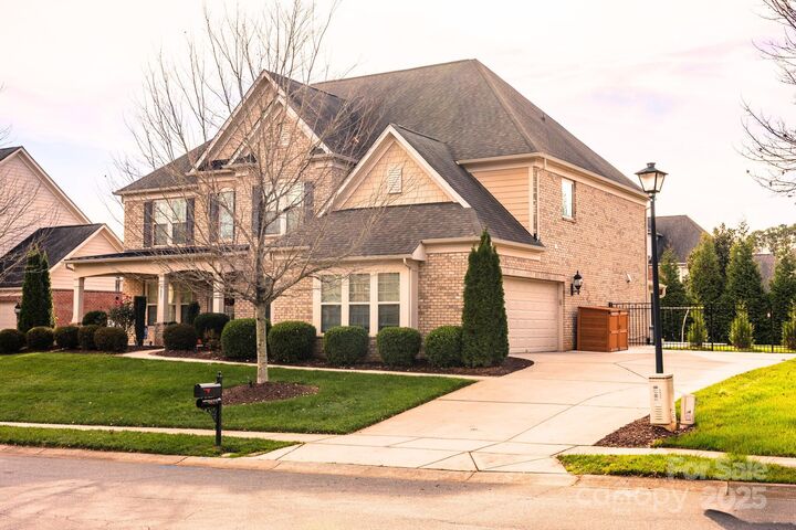 Property Photo: 9825 Ardrey Woods Drive NC 28277