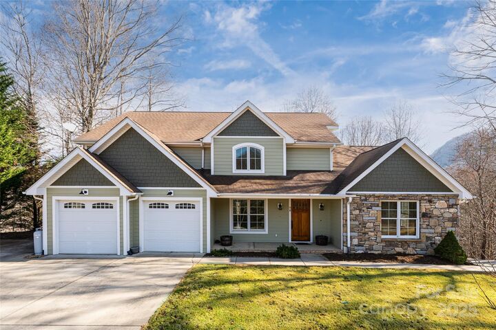 98 Sovereign Lane  Fairview NC 28730 photo