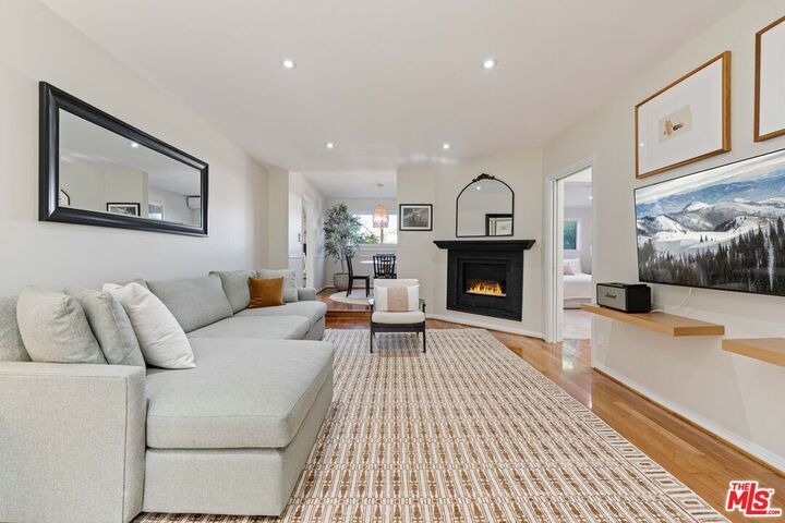 Property Photo:  832 Euclid St  CA 90403 