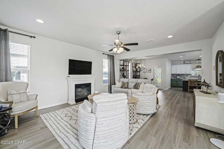 Property Photo: 606 Tide Water Drive FL 32456