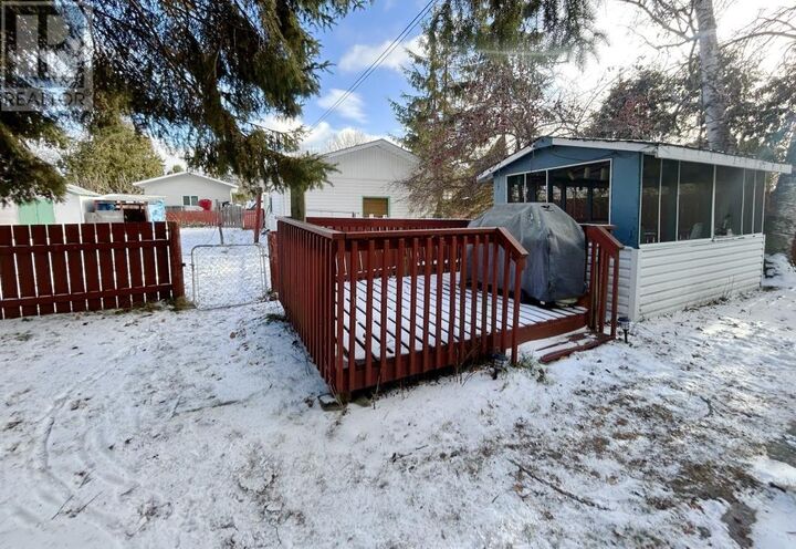 Property Photo: 916-918 Victoria Avenue N ON P9A 2E5