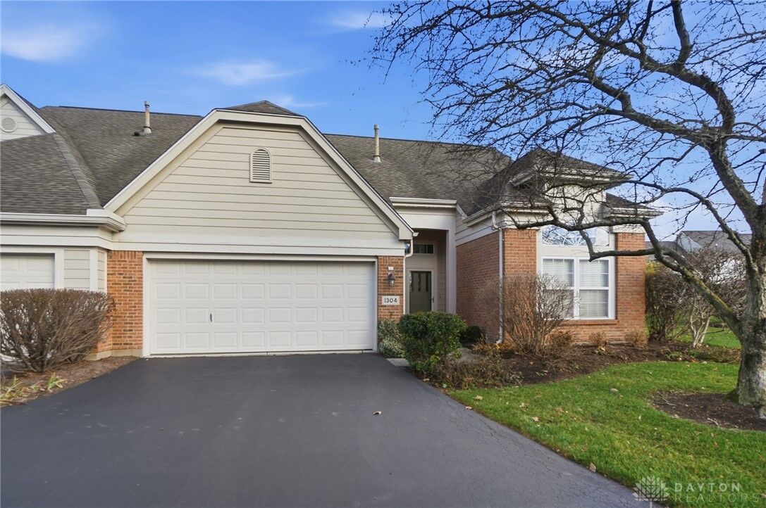 Property Photo:  1304 Yankee Vineyards  OH 45458 