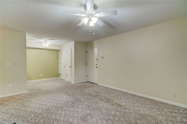 Property Photo: 427 Woodside Trail 13 IL 62521
