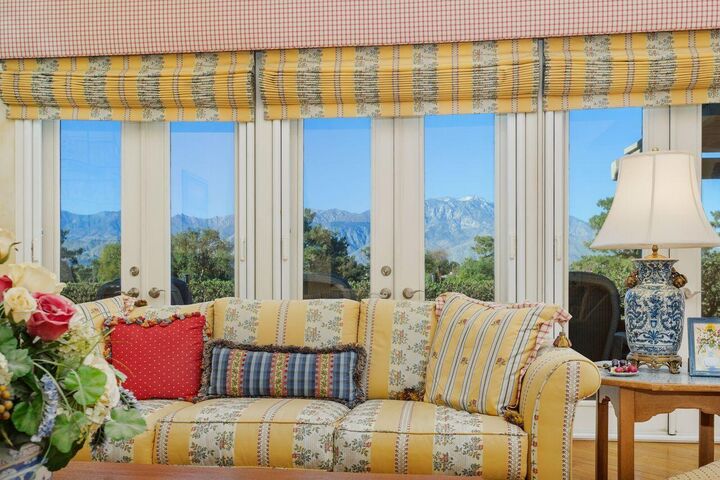 Property Photo: 32 Colonial Drive CA 92270