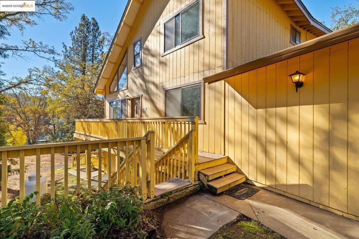 Property Photo: 20266 Pine Mountain Dr CA 95321