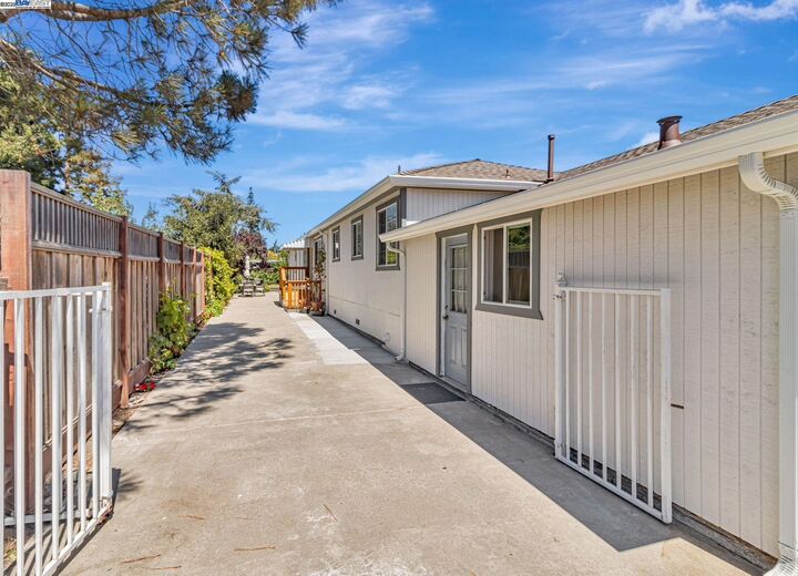 Property Photo:  2940 Somerset Ave  CA 94546 