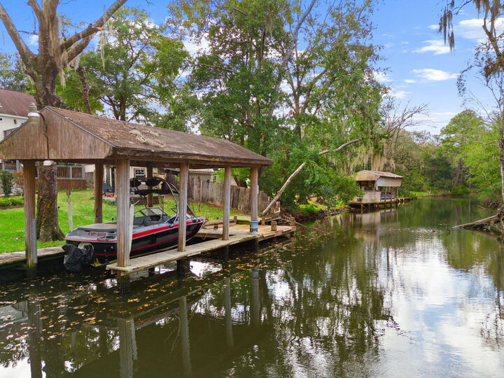 Property Photo:  110 Rodney Drive  FL 32439 