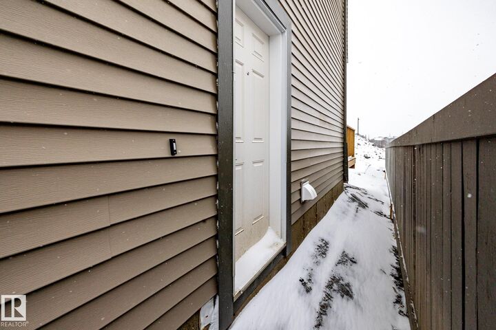 Property Photo:  122 Elliott Wynd  AB T8L 1V1 