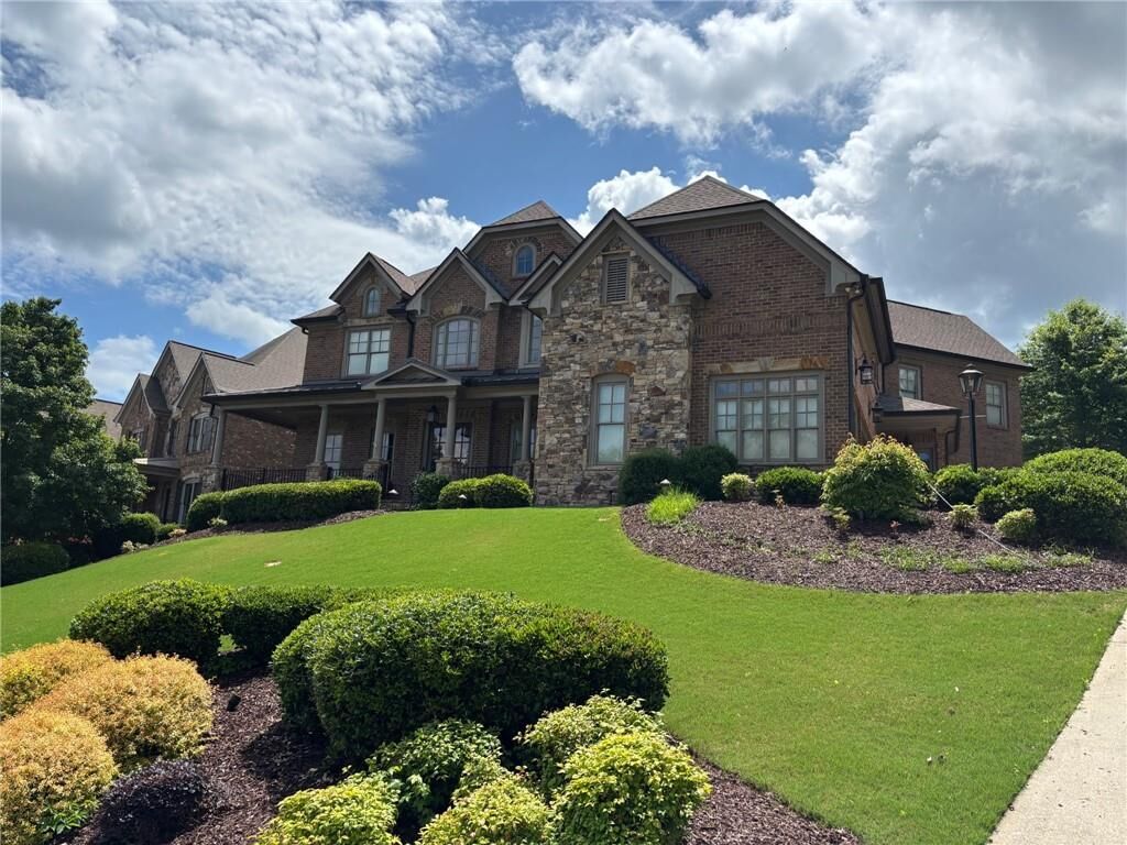 Property Photo:  1565 Bramble Bush Way  GA 30024 