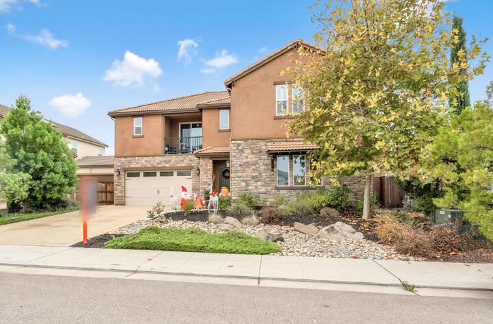 Property Photo: 638 Mesa Drive S CA 93636