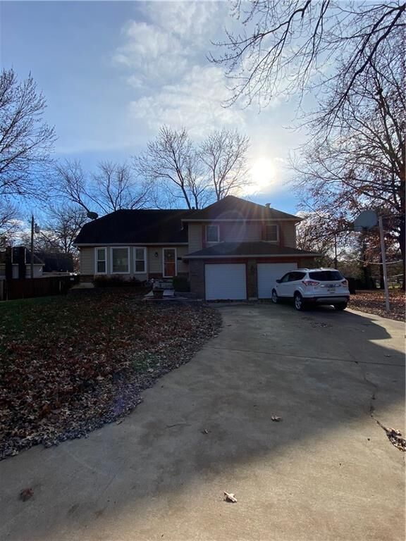 9111 W 101st Terrace  Overland Park KS 66212 photo