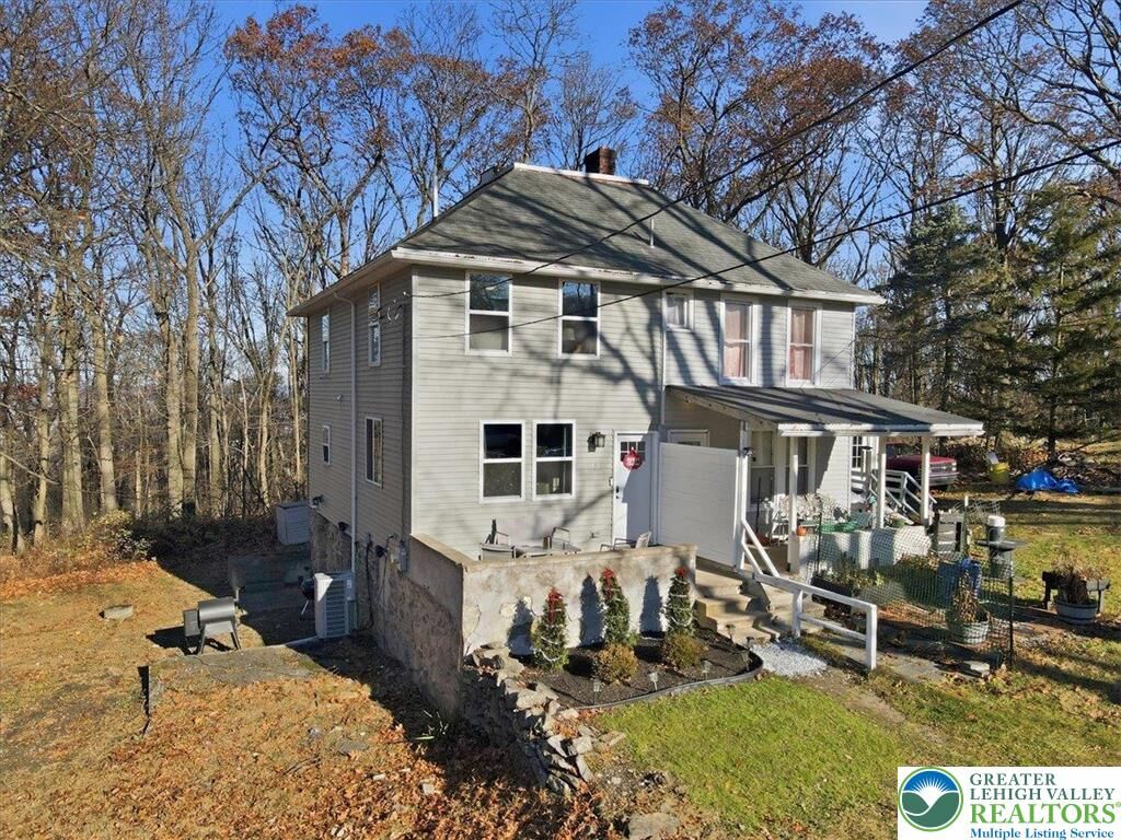 Property Photo:  503 Mountain Top Lane  PA 18103 