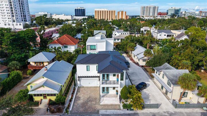 Property Photo:  1659 Devonshire Lane  FL 34236 