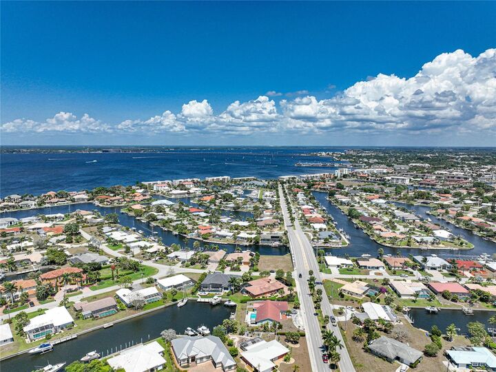 Property Photo:  197 Gulfview Road  FL 33950 