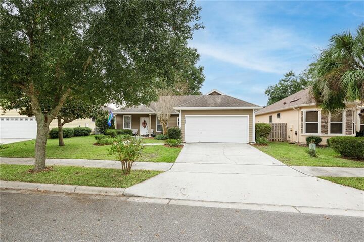 Property Photo: 9023 SW 75th Lane FL 32608