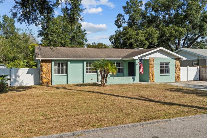Property Photo: 1507 W Kirby Street FL 33604