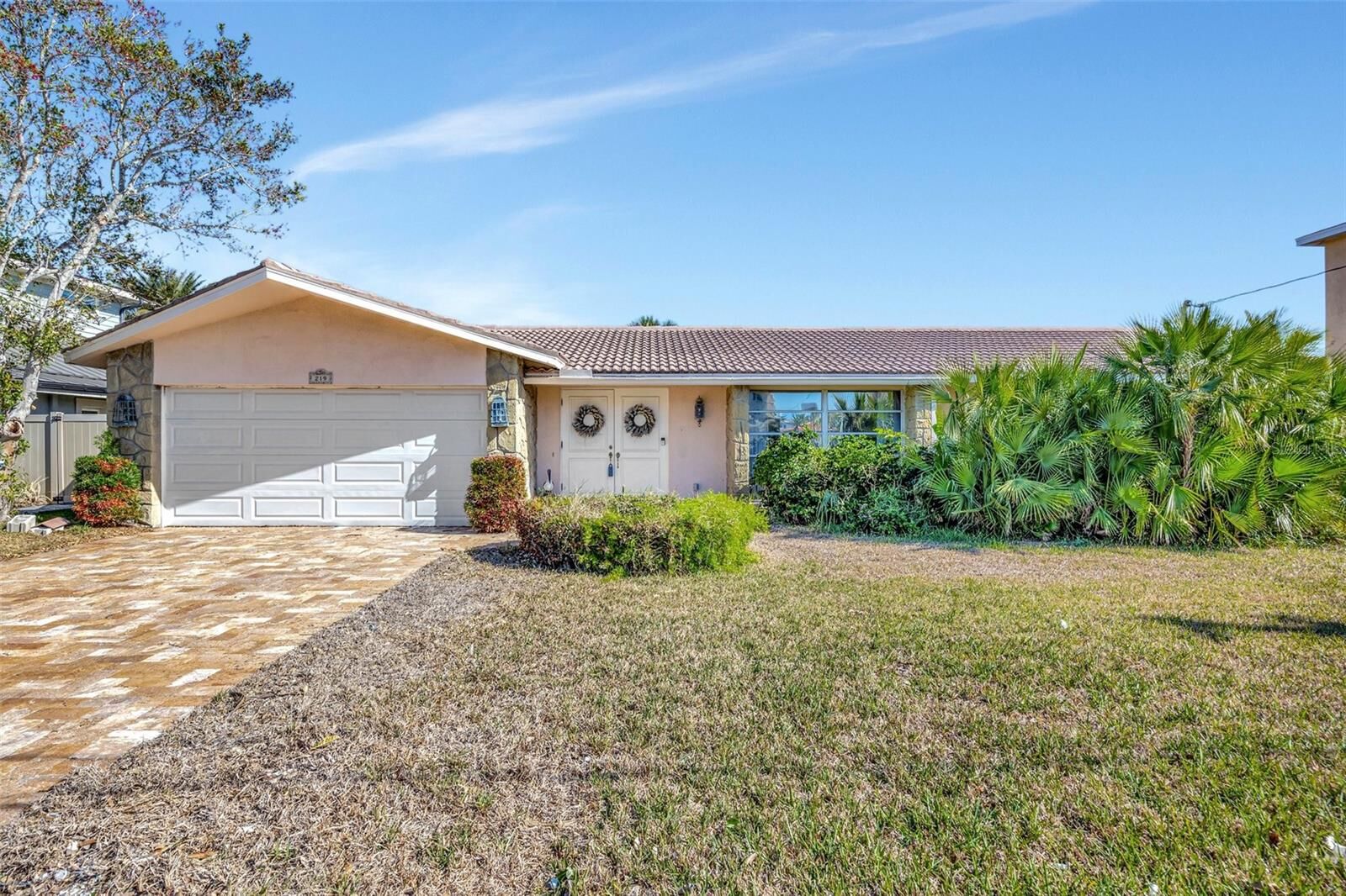 Property Photo: 219 Leeward Island FL 33767