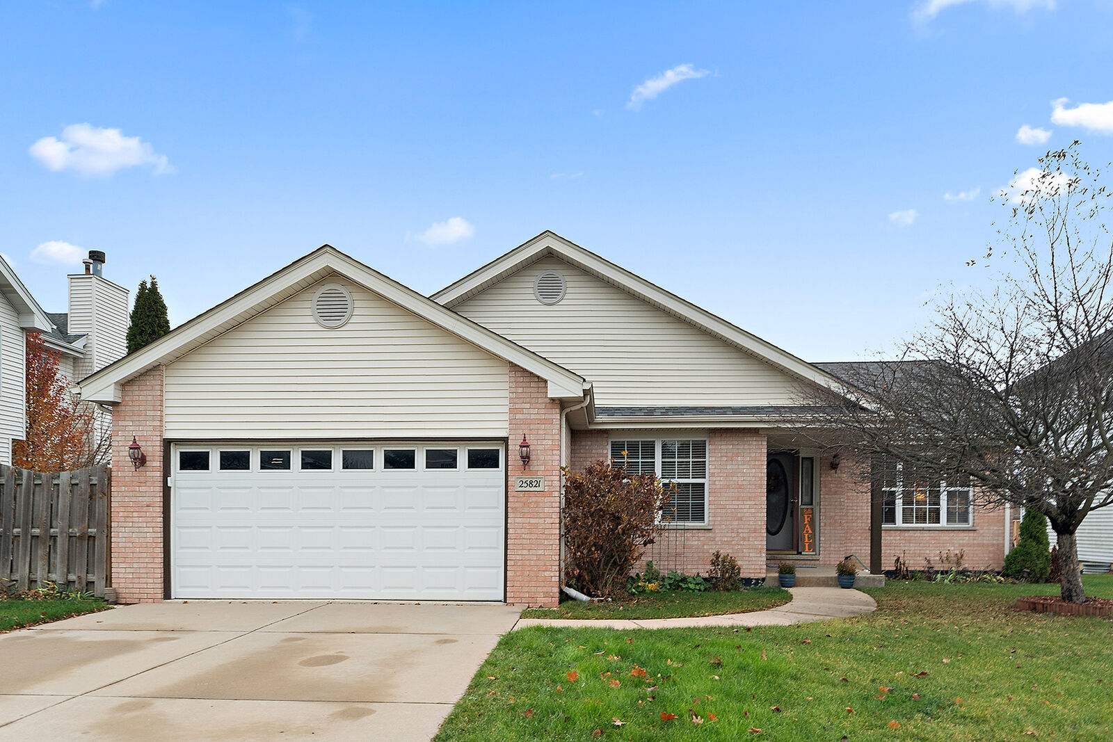 Property Photo:  25821 S Sunrise Court  IL 60449 