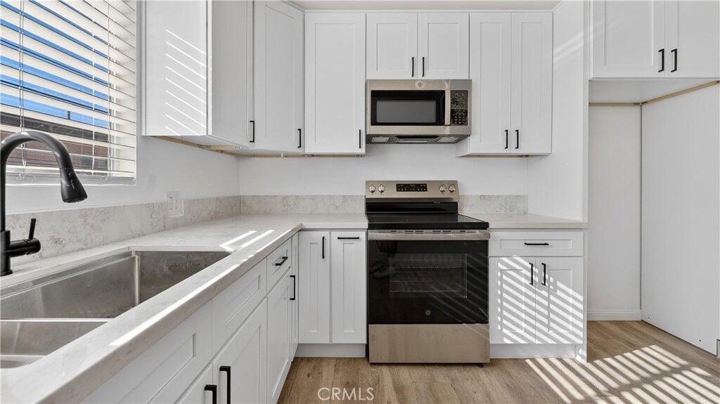 Property Photo:  527 Cedar Avenue 2C  CA 90802 