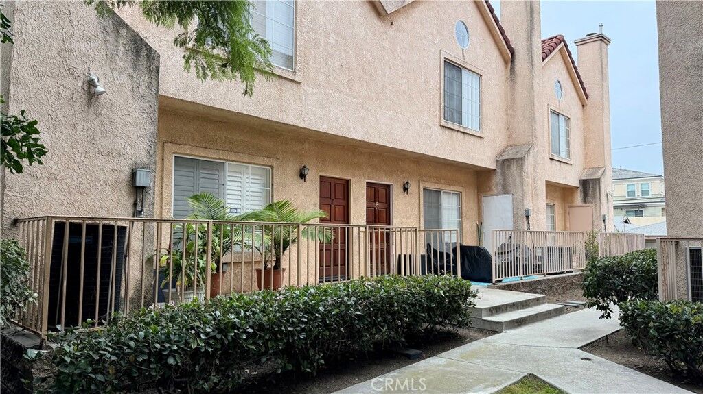Property Photo:  20807 Elaine Avenue #4  CA 90715 