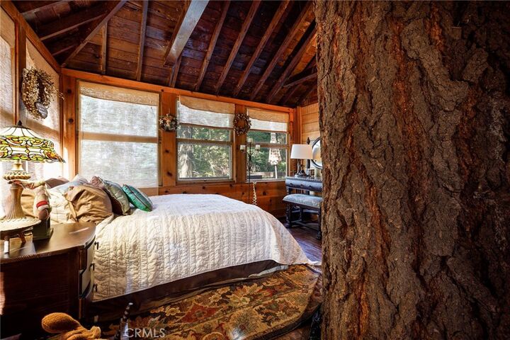 529 West Victoria Court  Lake Arrowhead CA 92352 photo