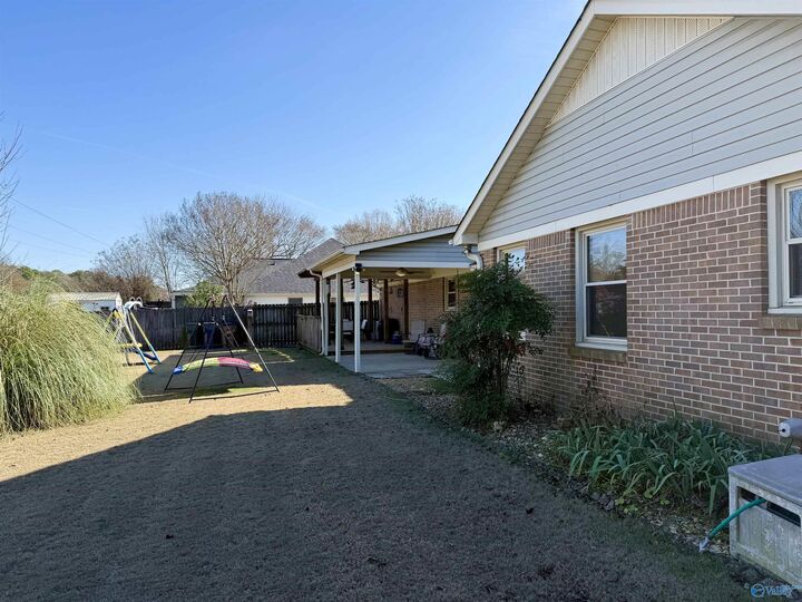 Property Photo:  2216 Carleton Drive SW  AL 35603 