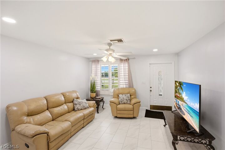 Property Photo:  1736 Bonnie Court  FL 33901 