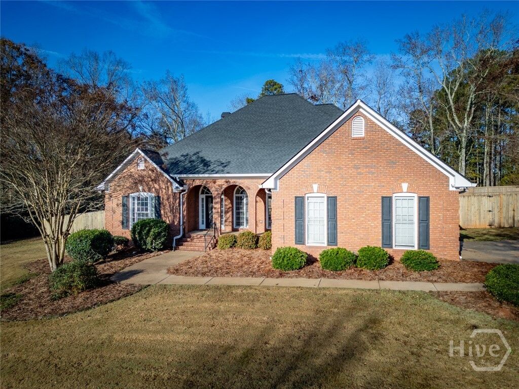 Property Photo:  1010 Oaklake Terrace  GA 30677 