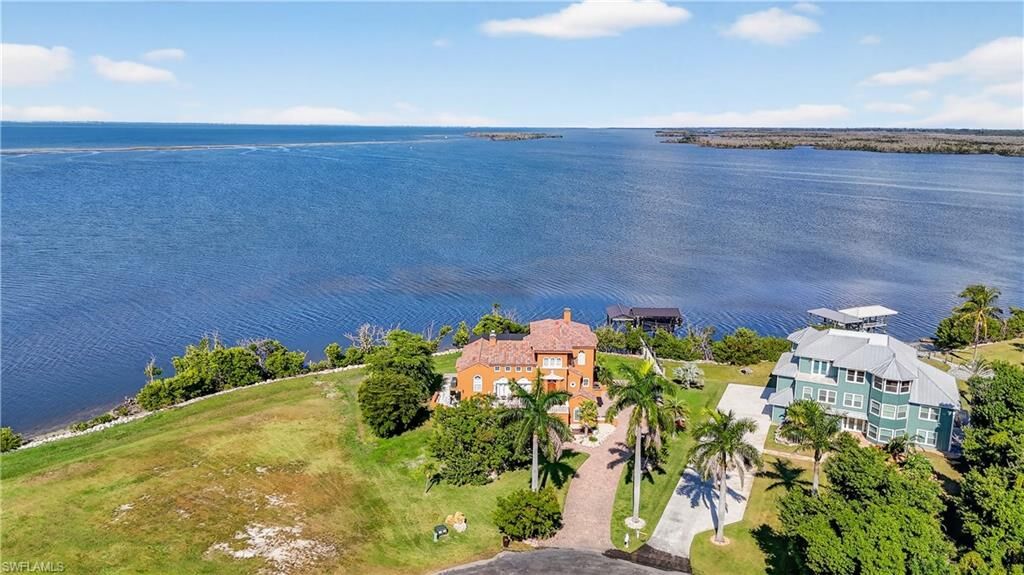Property Photo: 4961 Galt Island Ave FL 33956