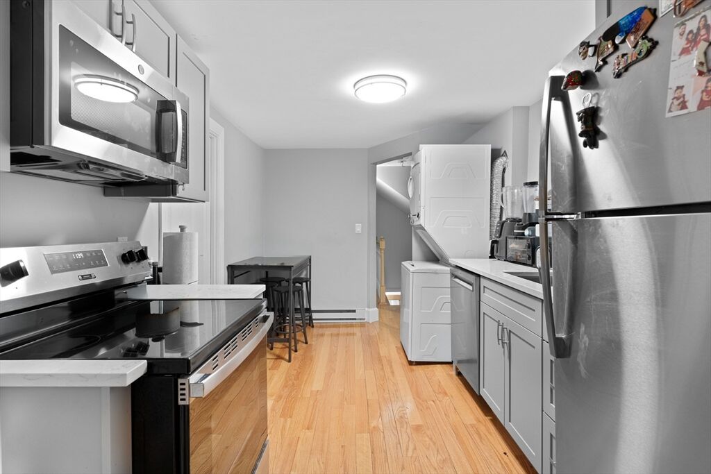 Property Photo:  7 Vining Ct 2  MA 01801 